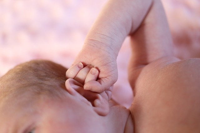 pruebas de detección de sordera en bebés